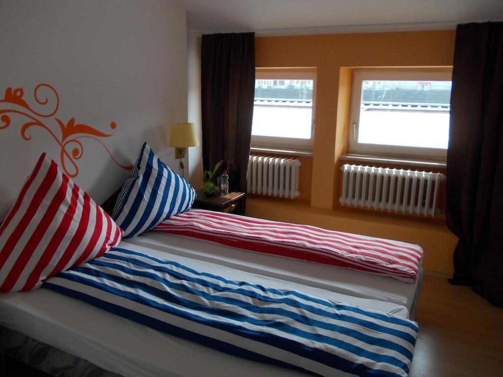 Hotel Im Bahnhof Passau Room photo