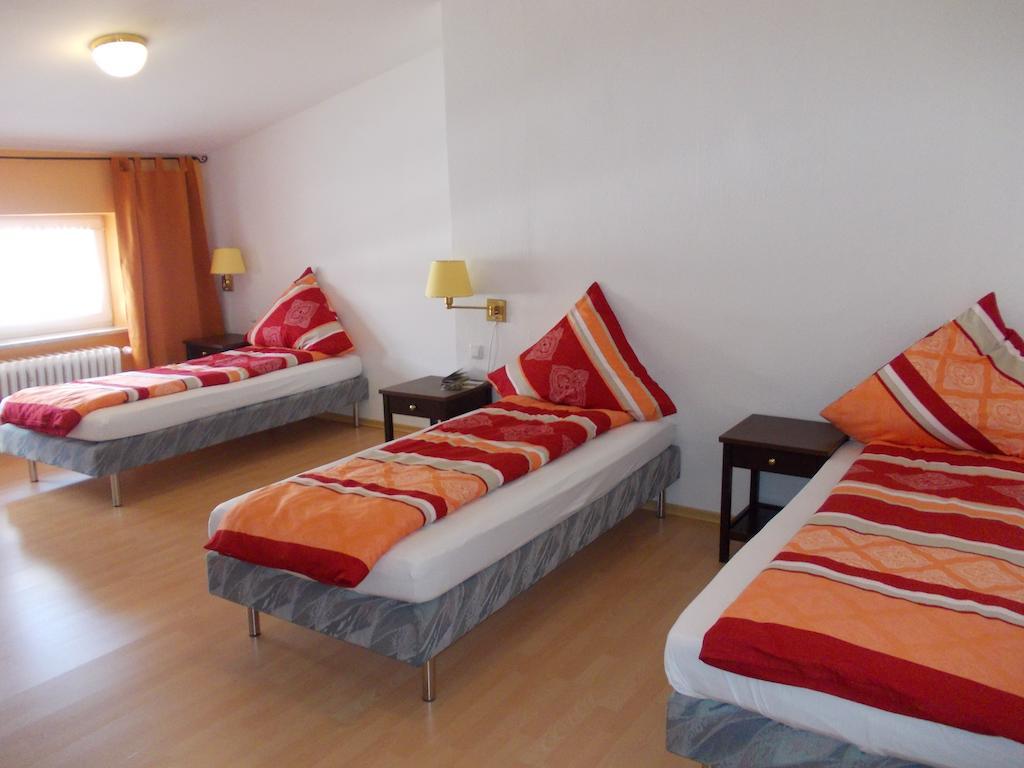 Hotel Im Bahnhof Passau Room photo