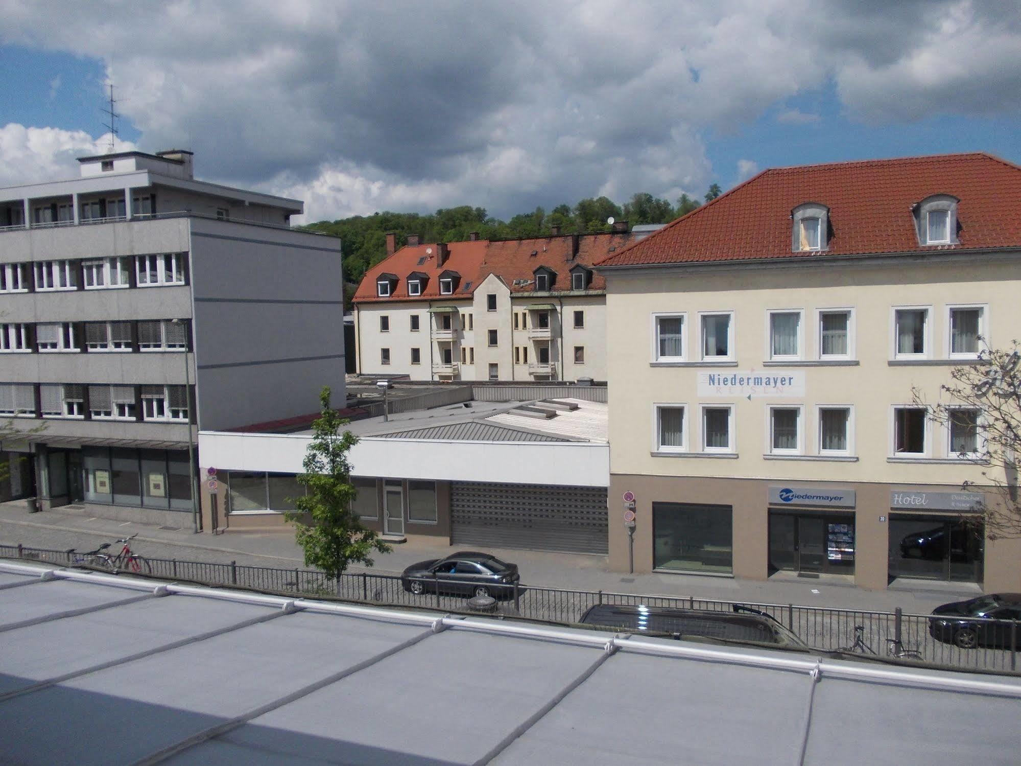 Hotel Im Bahnhof Passau Exterior photo