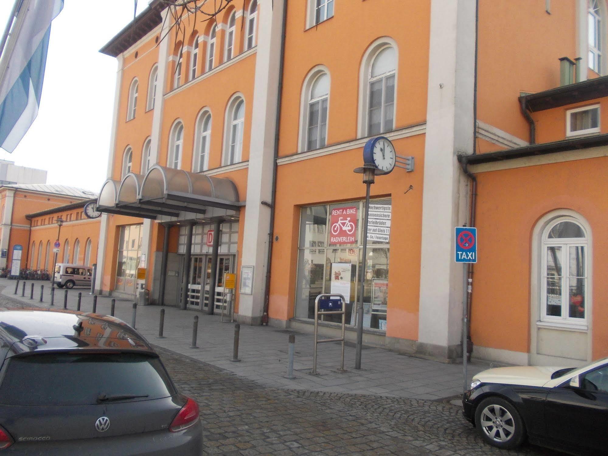 Hotel Im Bahnhof Passau Exterior photo